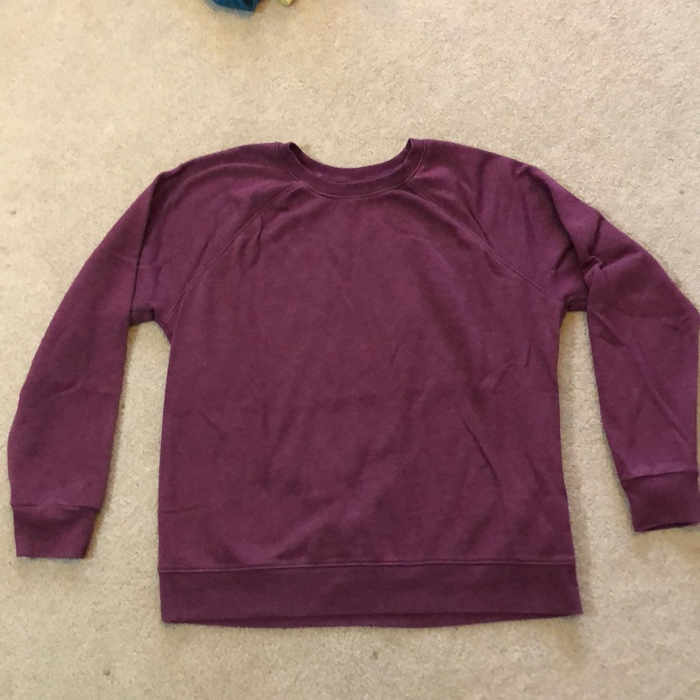 Maroon Time and Tru Sweatshirt Size: L